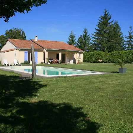 Le Camp De Ferie